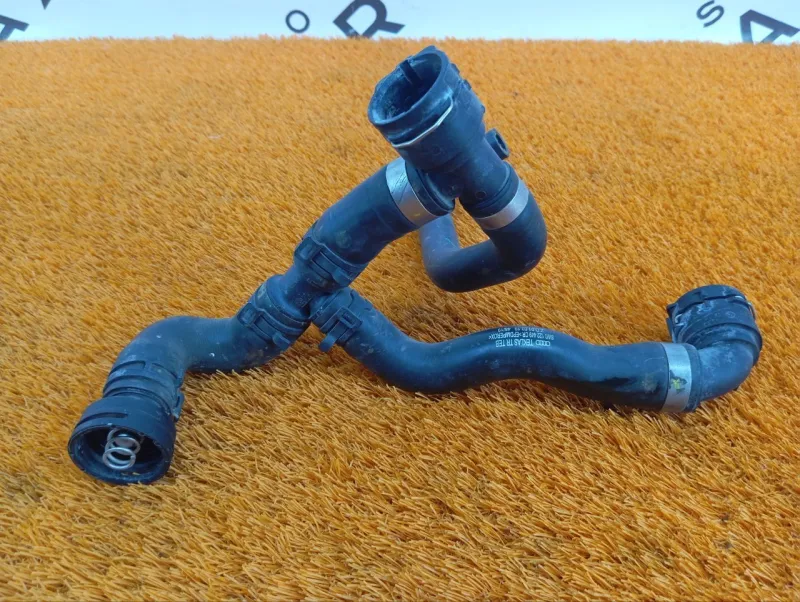 Патрубок системы охлаждения