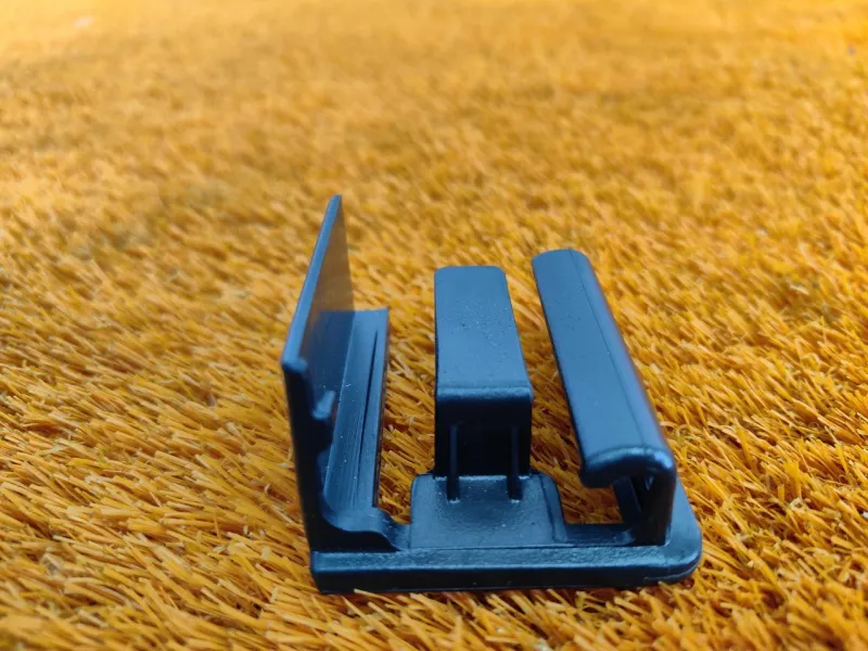 Заглушка полозьев сиденья