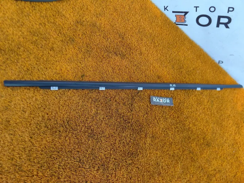 Молдинг стекла