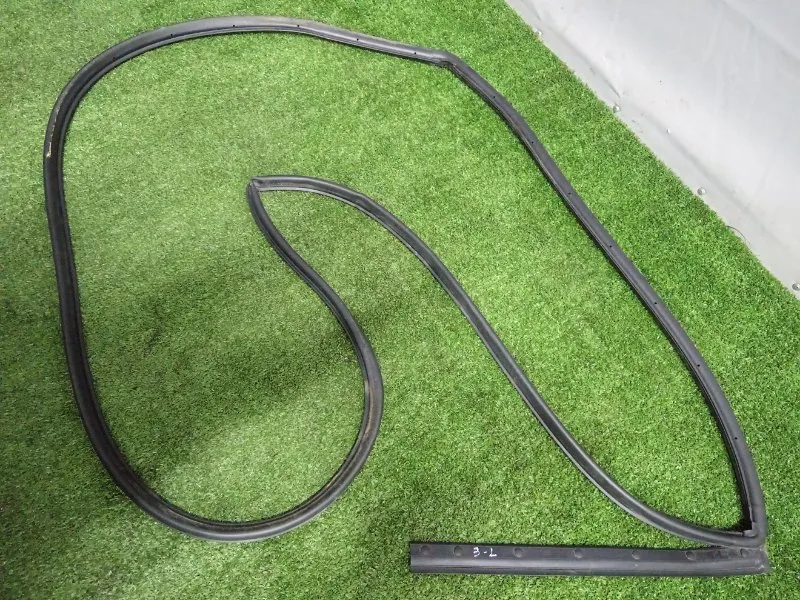 Уплотнитель двери