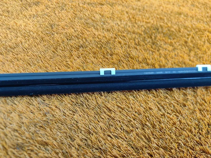 Молдинг стекла