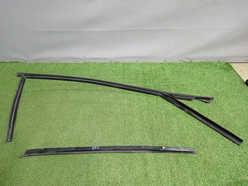 Уплотнитель стекла двери