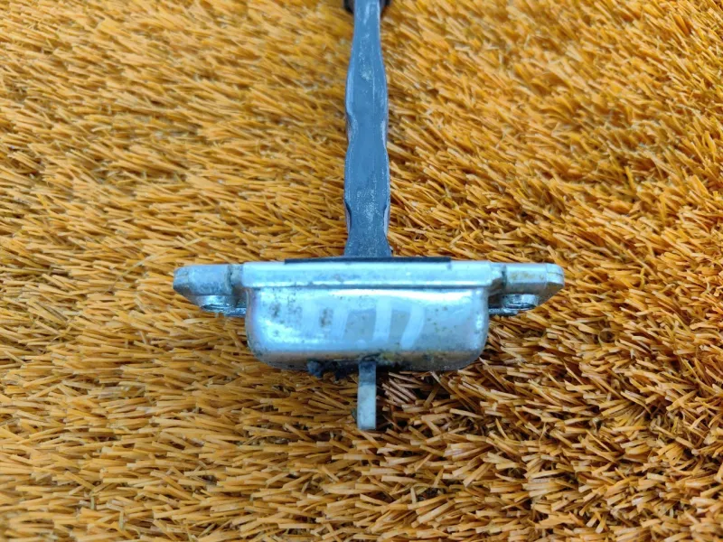 Ограничитель двери