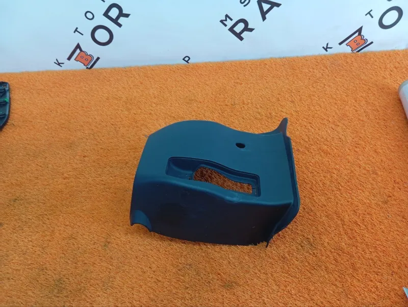 Кожух рулевой колонки