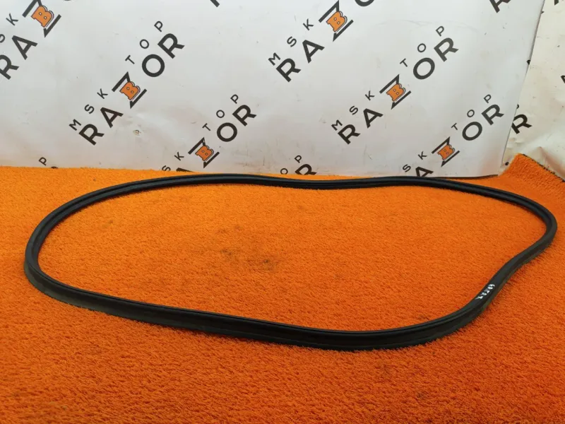 Уплотнитель багажника