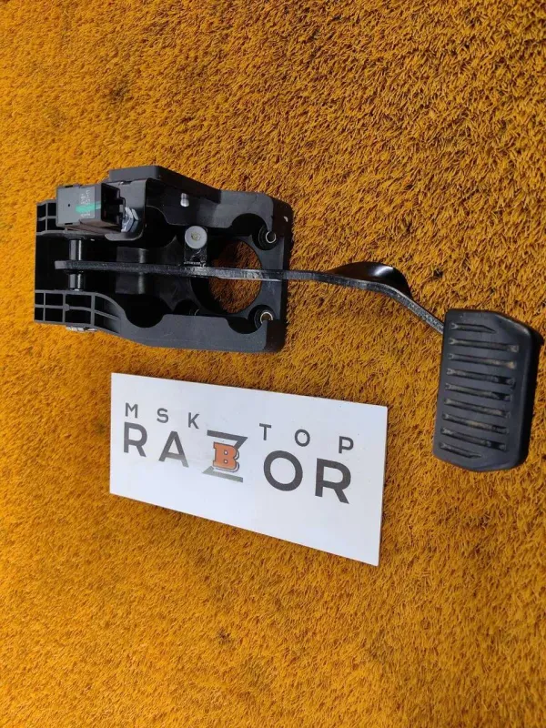 Педаль тормоза