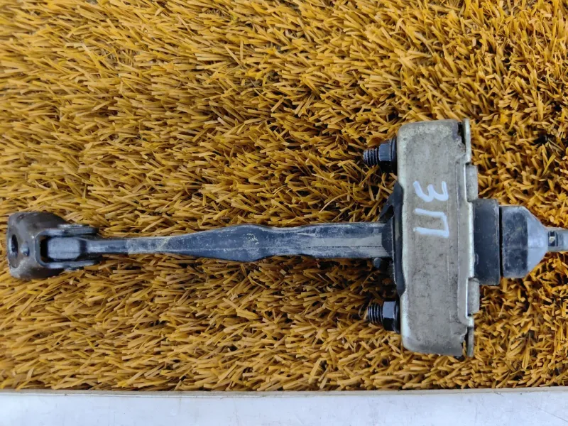 Ограничитель двери