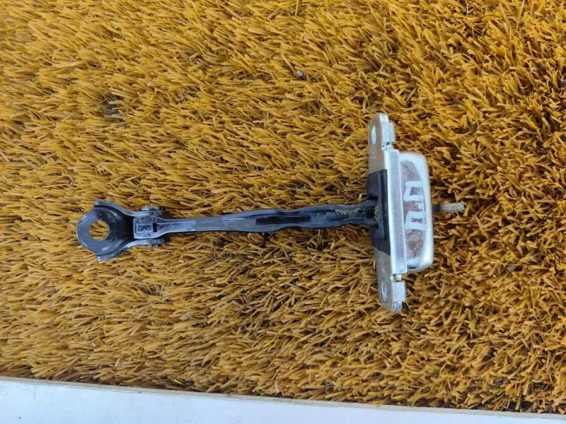 Ограничитель двери