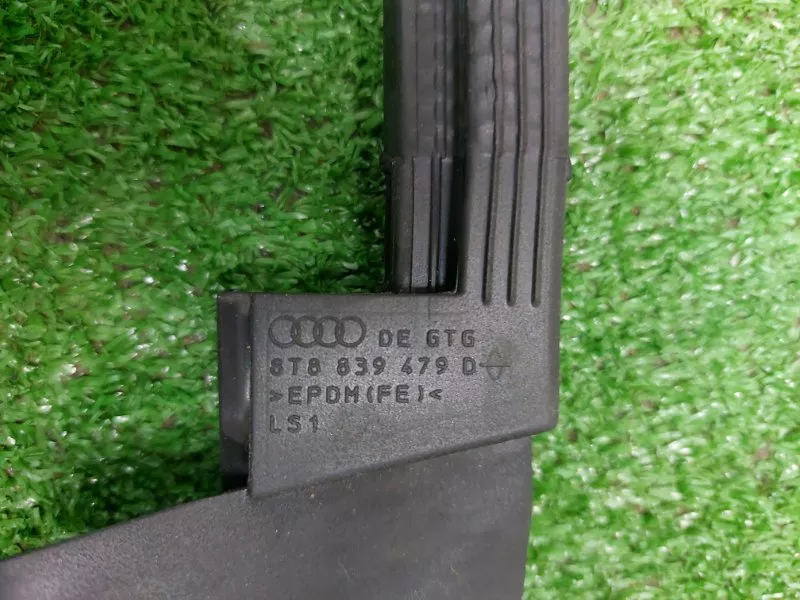 Уплотнитель стекла двери