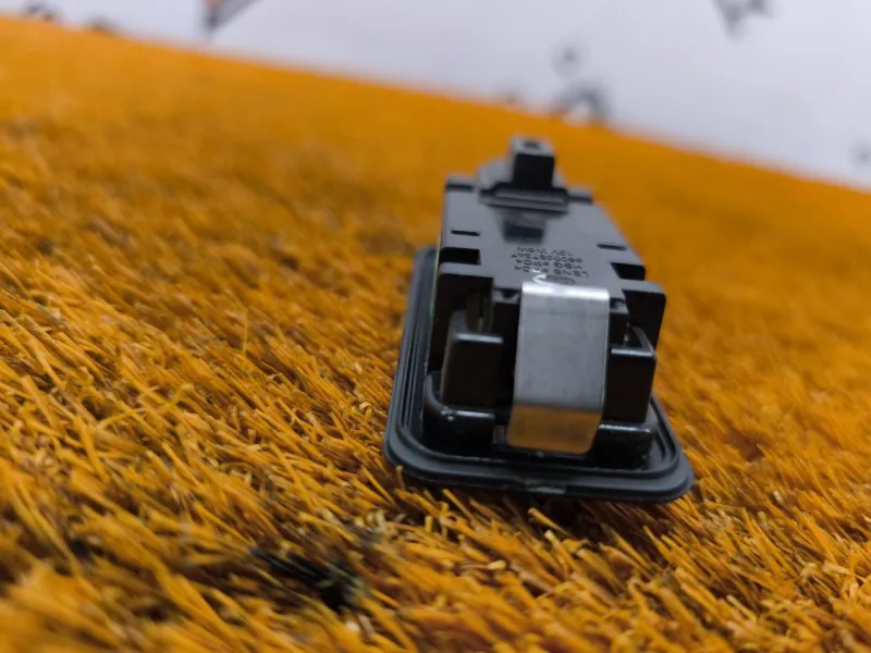 Плафон подсветки багажника