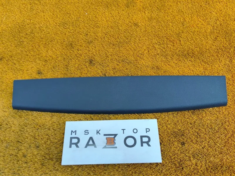 Накладка крышки багажника