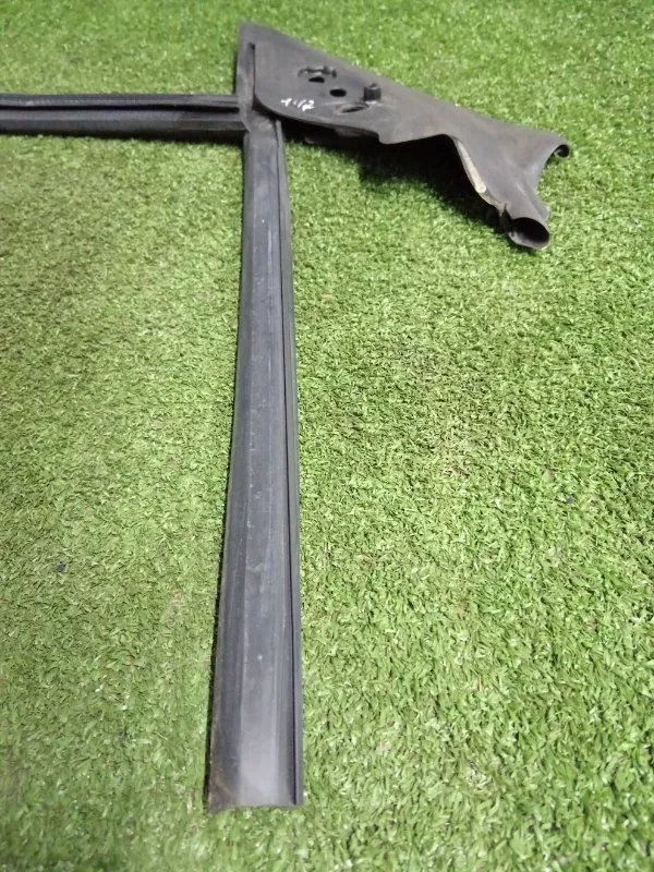 Уплотнитель стекла двери