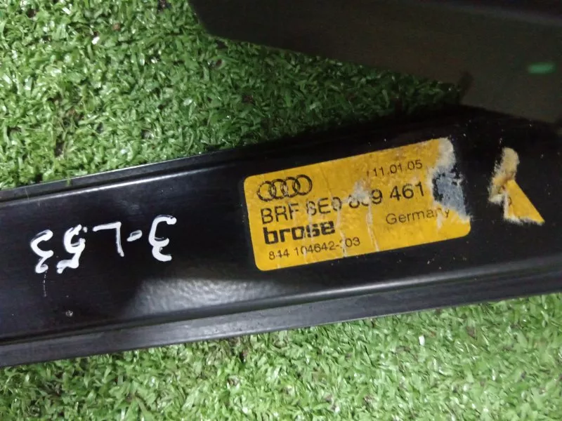 Стеклоподъемник Audi A4 2005 8E0839461B B7, задний левый