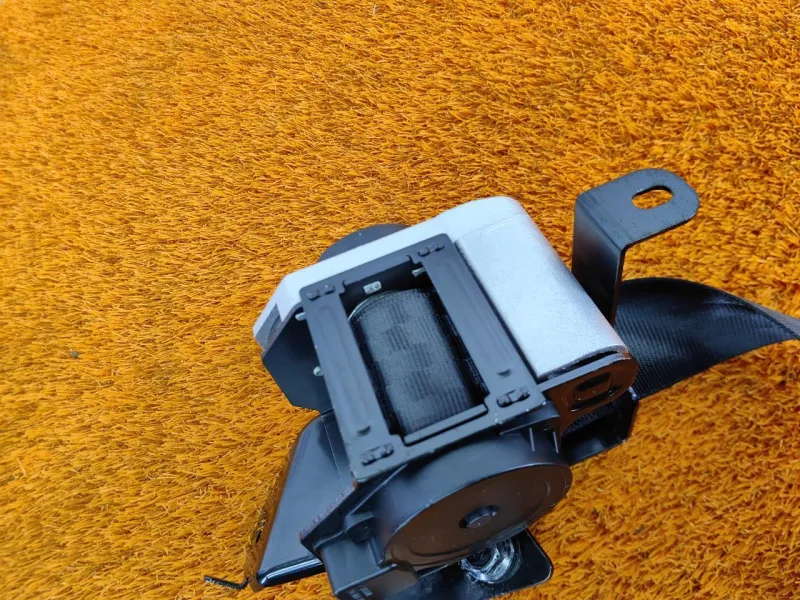 Ремень безопасности