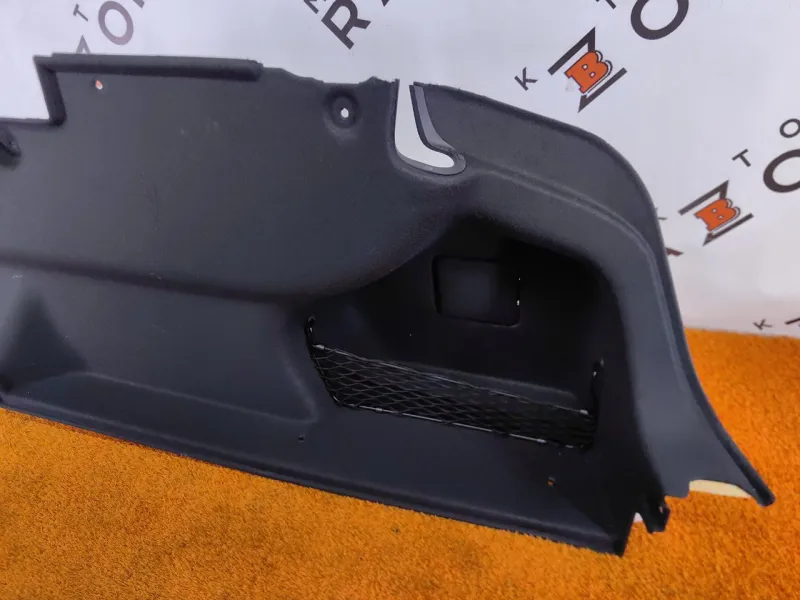 Обшивка багажника