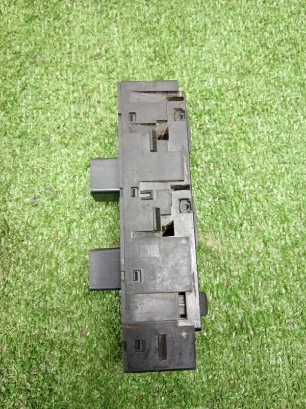 Блок управления стеклоподъемниками