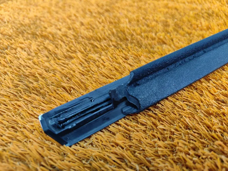 Молдинг стекла