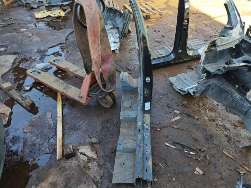 Порог с центральной стойкой