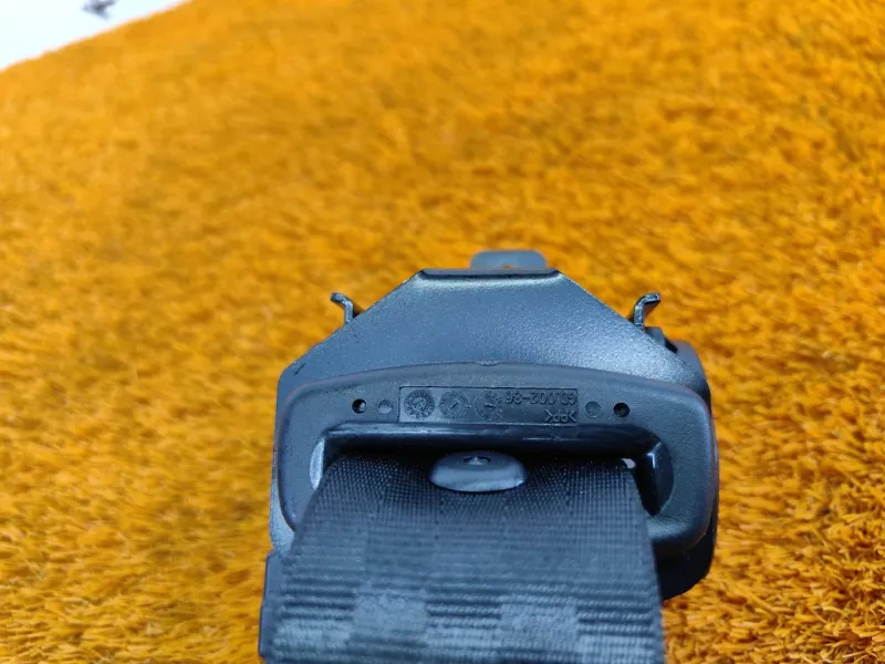 Ремень безопасности