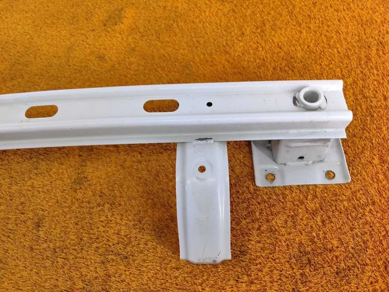 Усилитель бампера