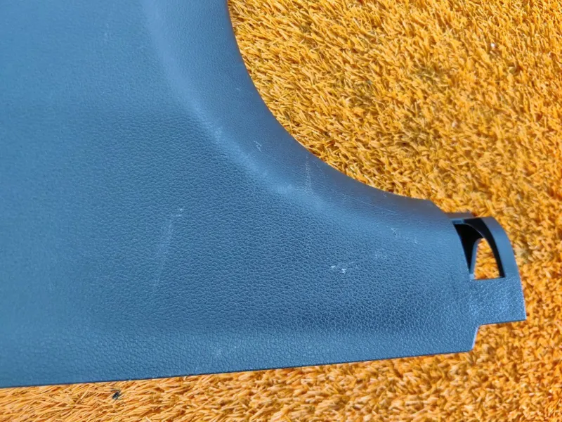 Обшивка центральной стойки