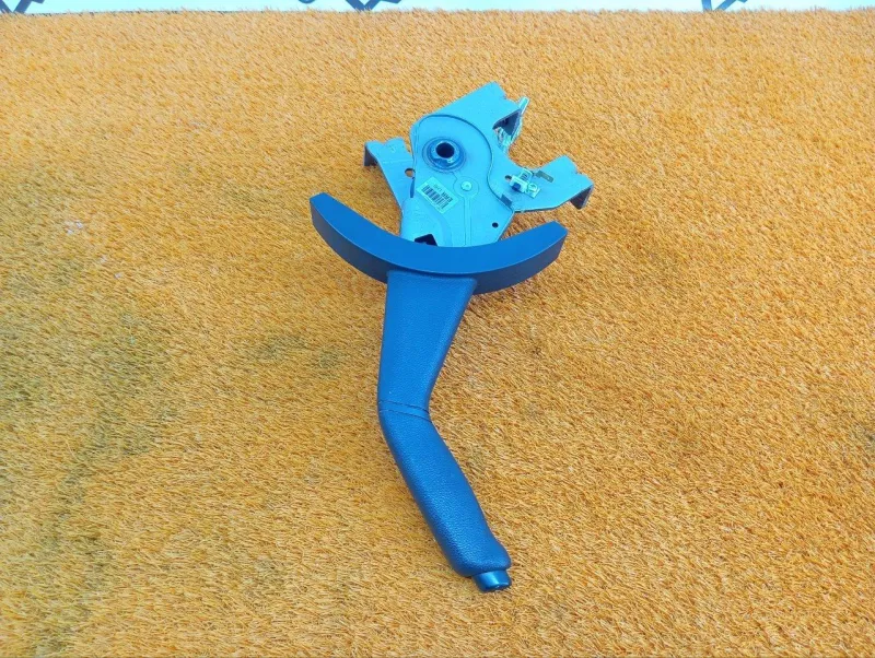 Рычаг стояночного тормоза