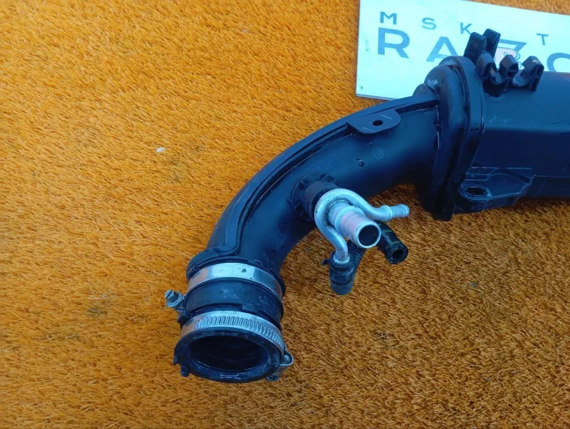 Патрубок интеркулера