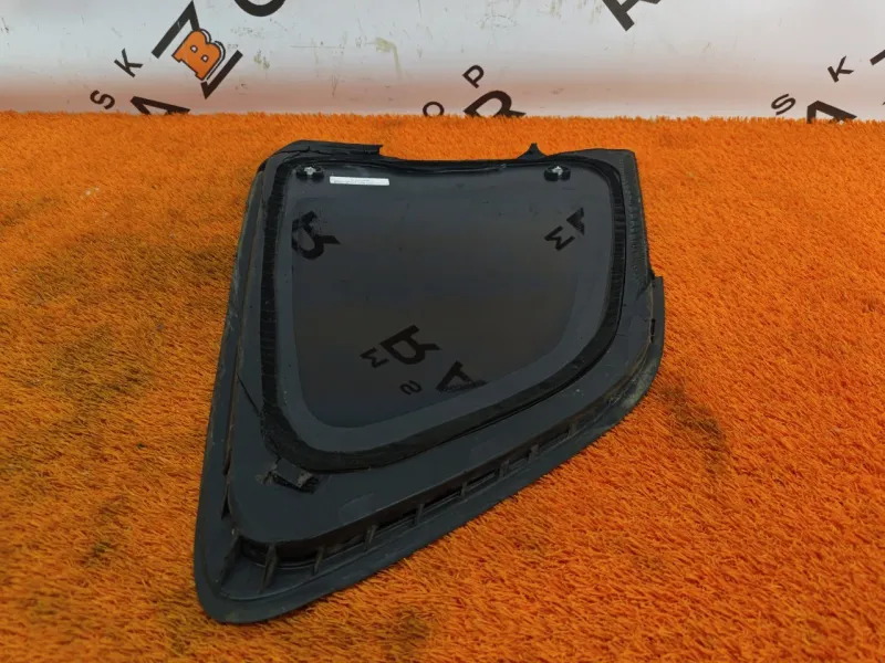 Стекло кузовное глухое