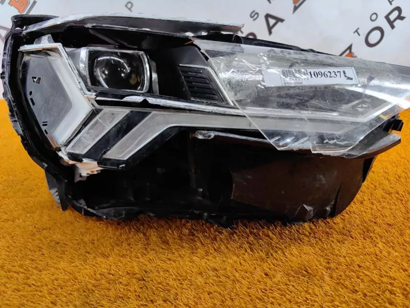 Фара ксеноновая