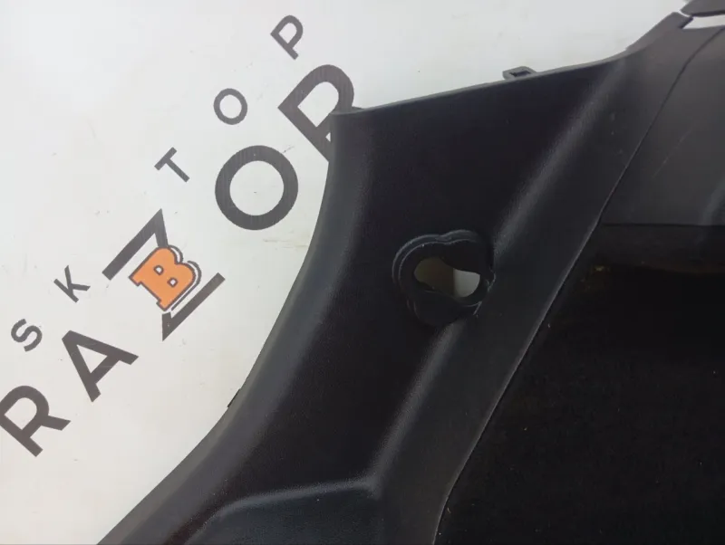 Обшивка багажника