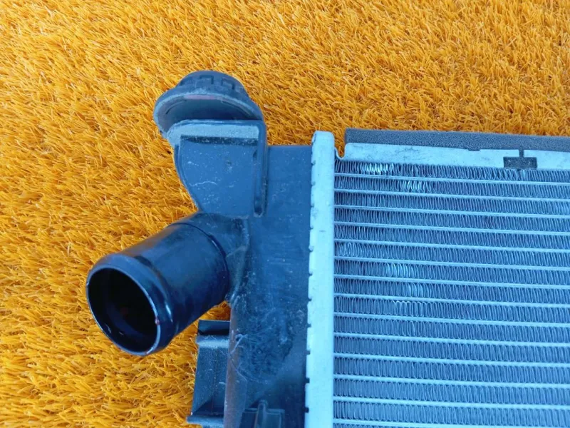 Радиатор двигателя