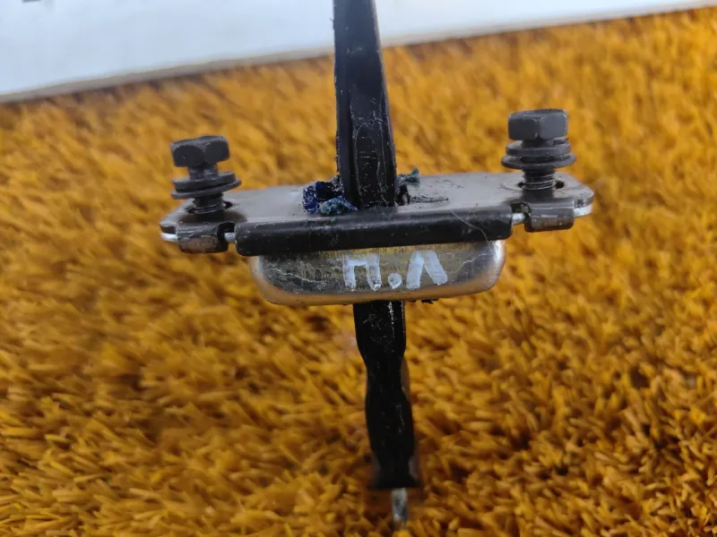 Ограничитель двери