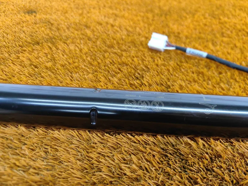 Амортизатор крышки багажника