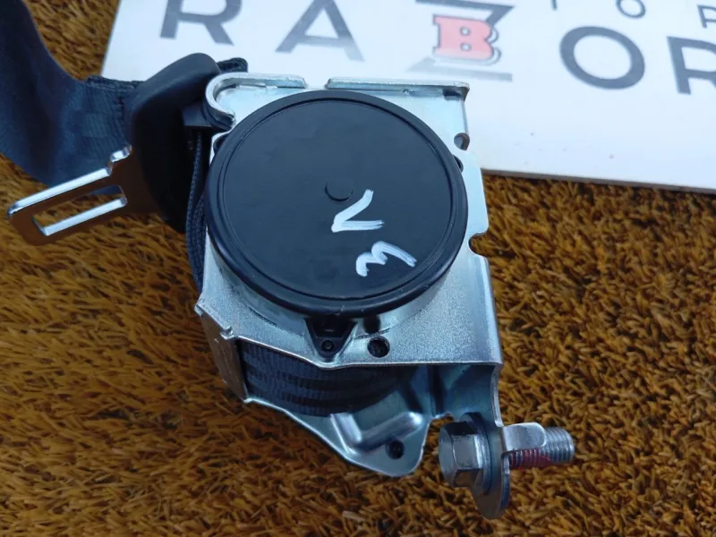 Ремень безопасности