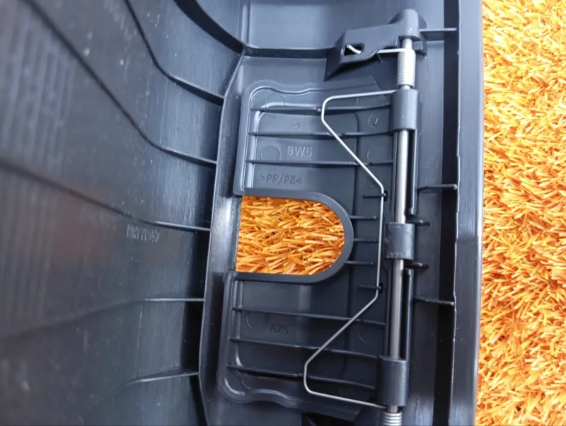 Накладка крышки багажника