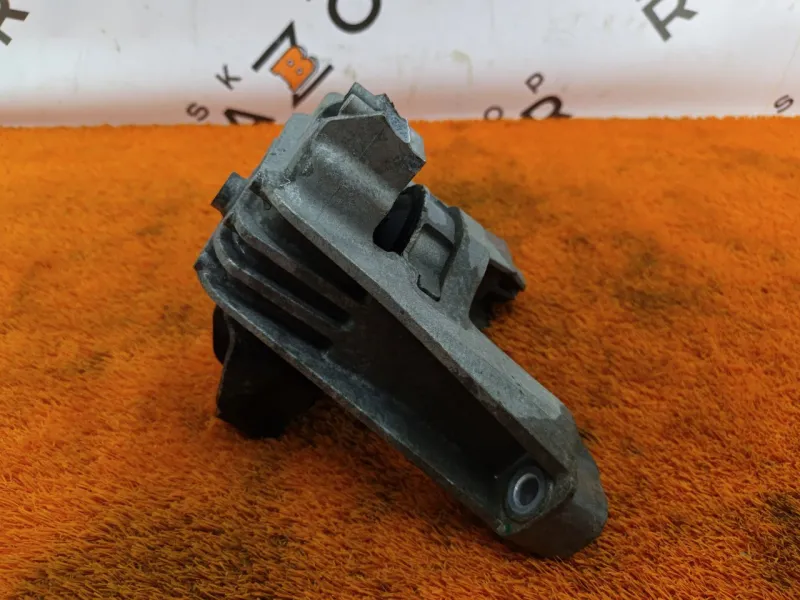 Опора двигателя