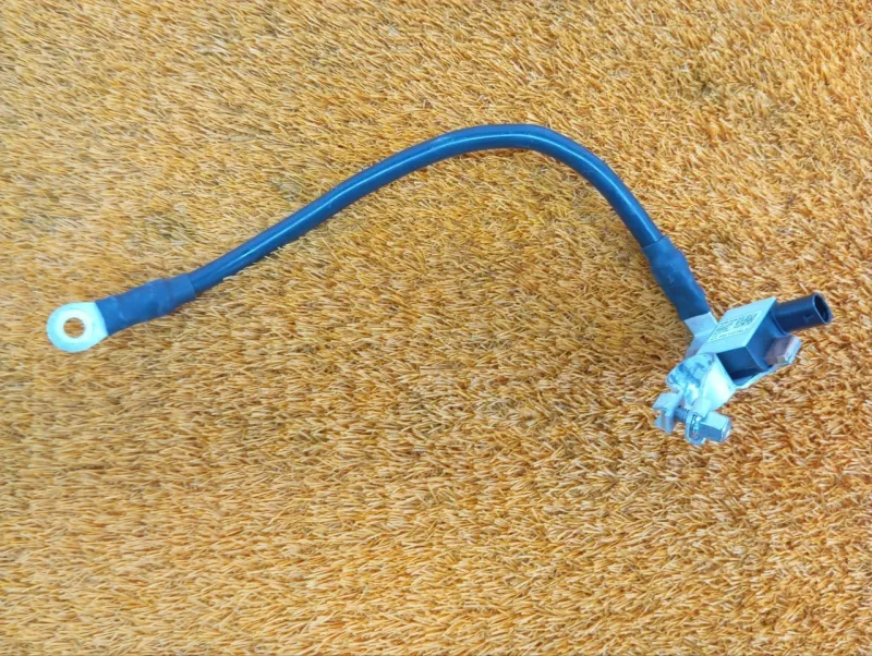 Клемма аккумулятора