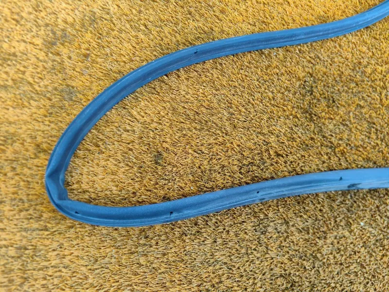 Уплотнитель двери