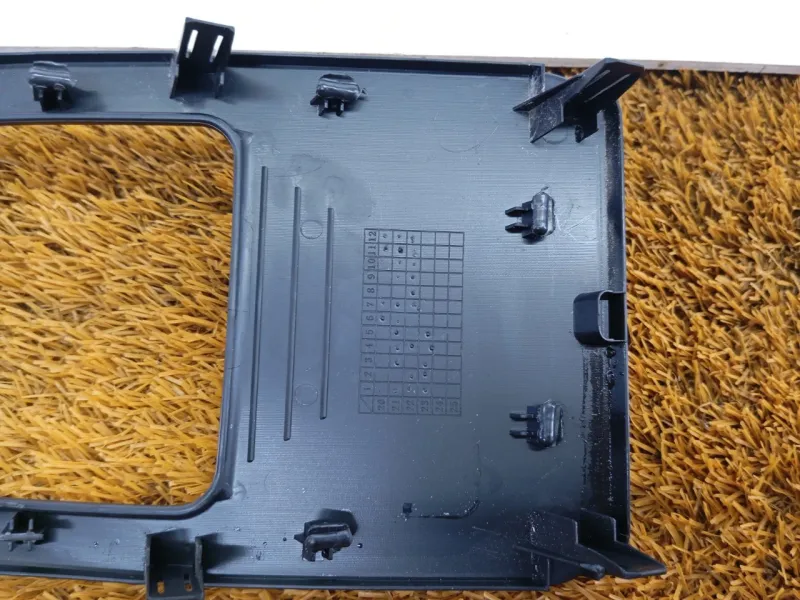 Крышка блока предохранителей