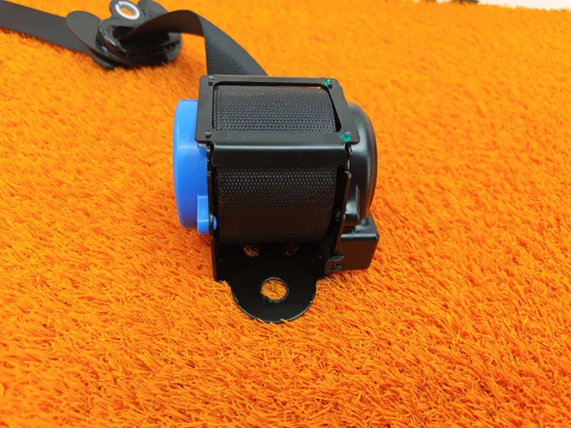 Ремень безопасности