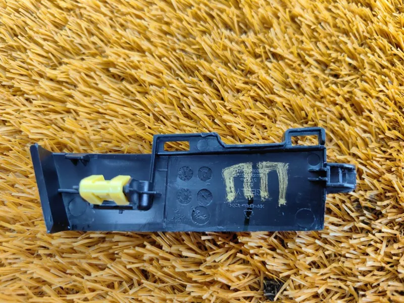 Накладка на торпедо