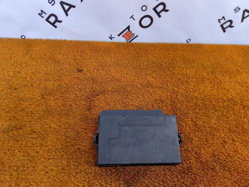 Крышка блока предохранителей