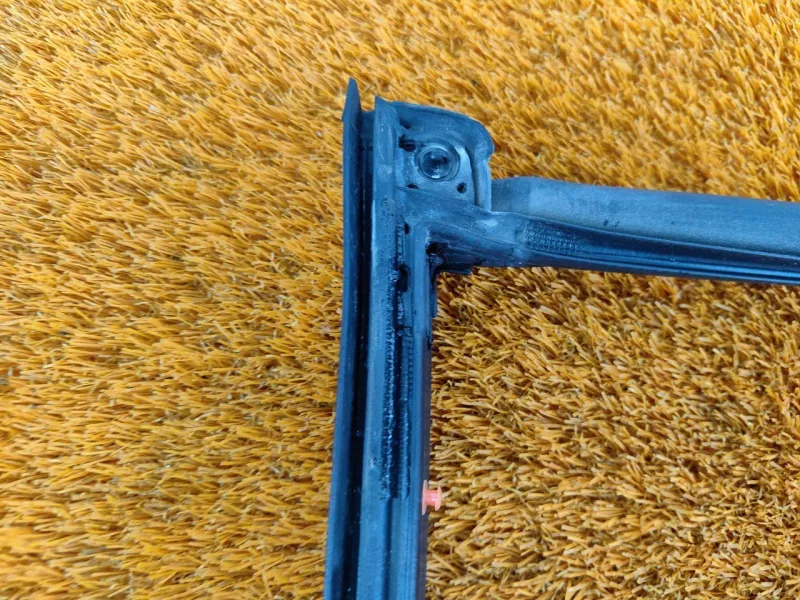 Уплотнитель двери