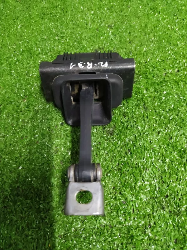 Ограничитель двери