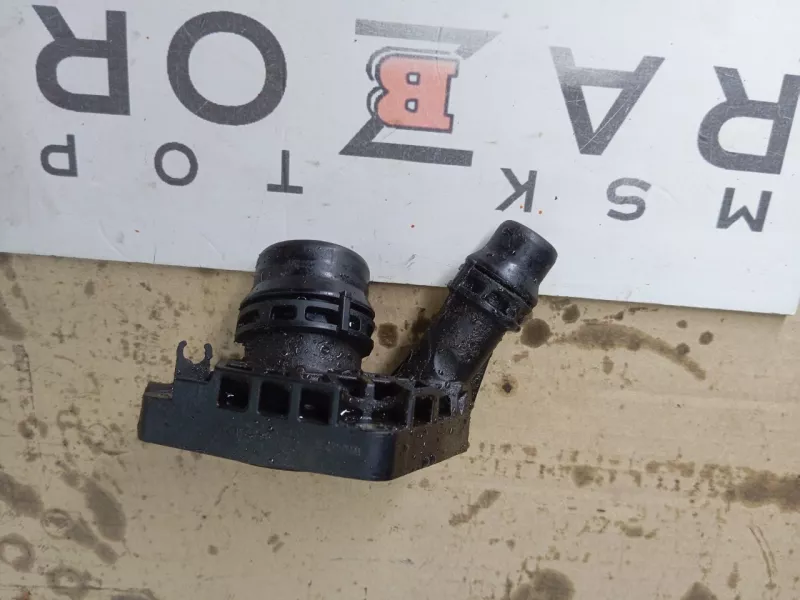 Корпус термостата BMW 5-Series 2019 11518577895 G30 B47D20A