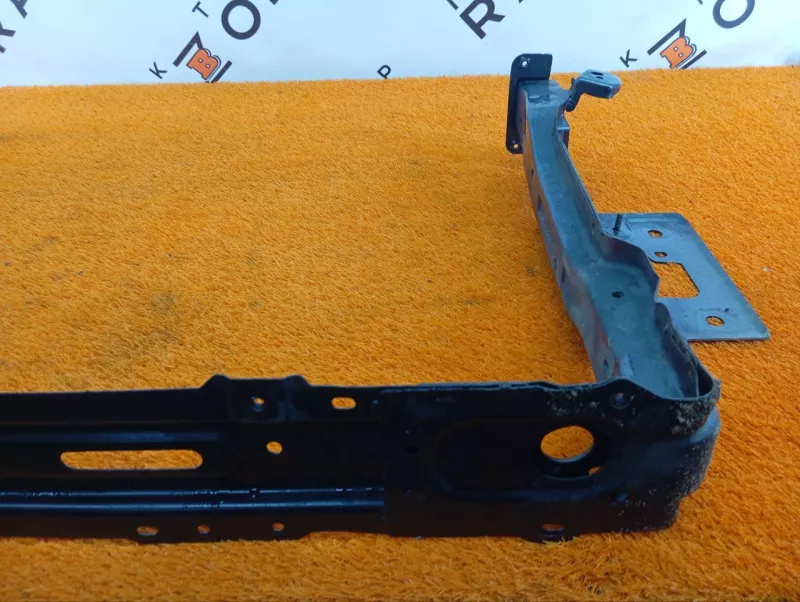 Панель передняя