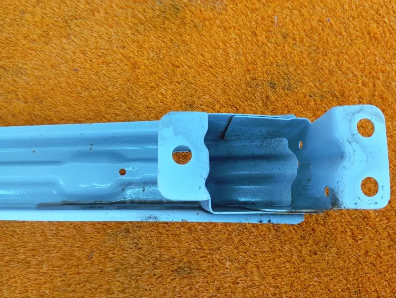 Усилитель бампера