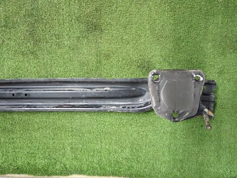 Усилитель бампера