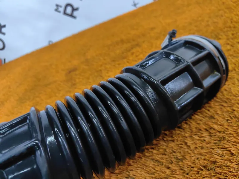 Патрубок воздушного фильтра