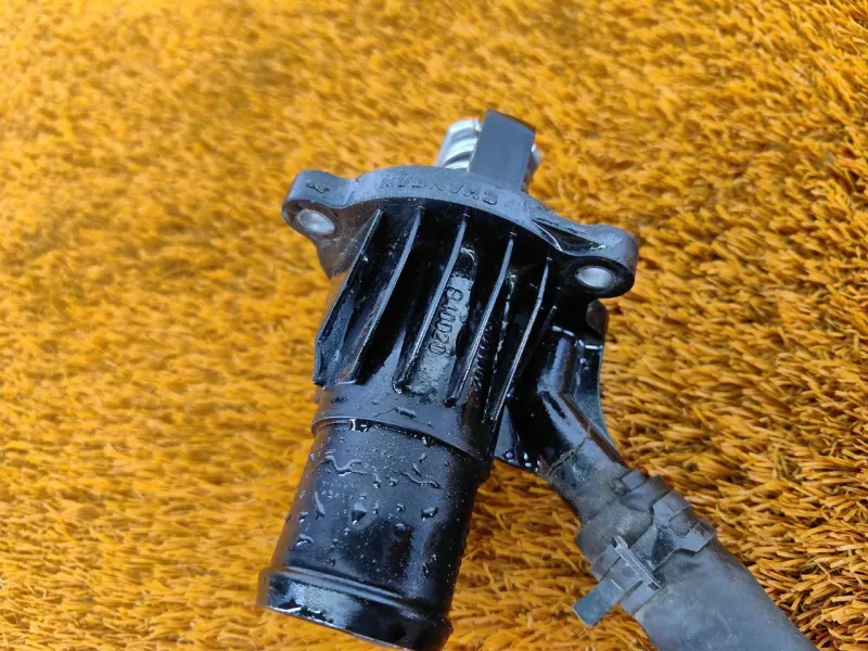 Патрубок термостата